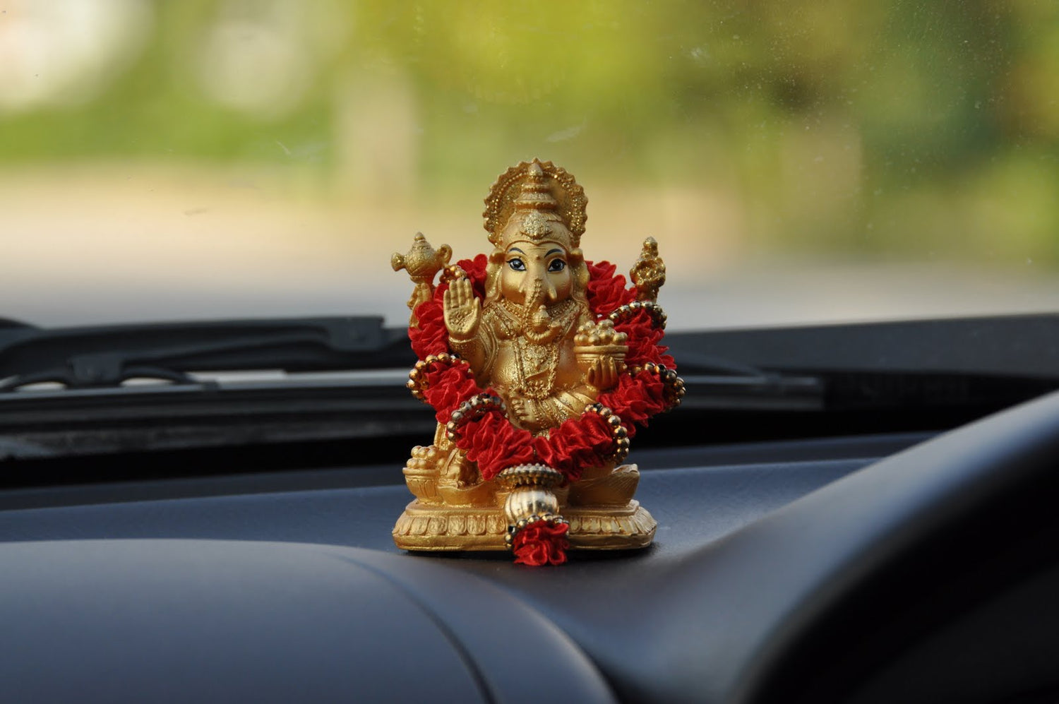 Divine Car Decor