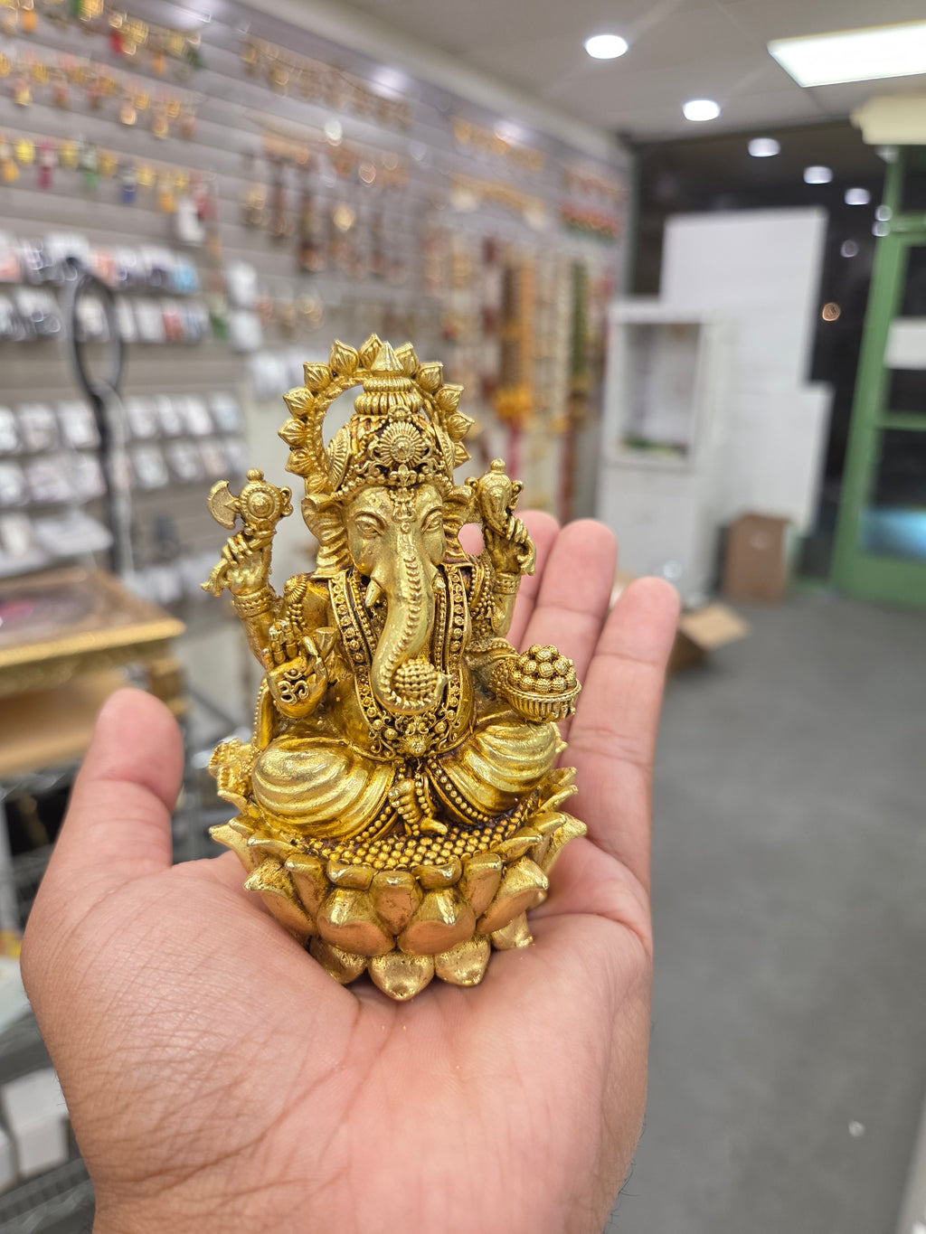 Lord Ganesha Idol on Lotus Base – Antique Gold Tone Hindu Statue2
