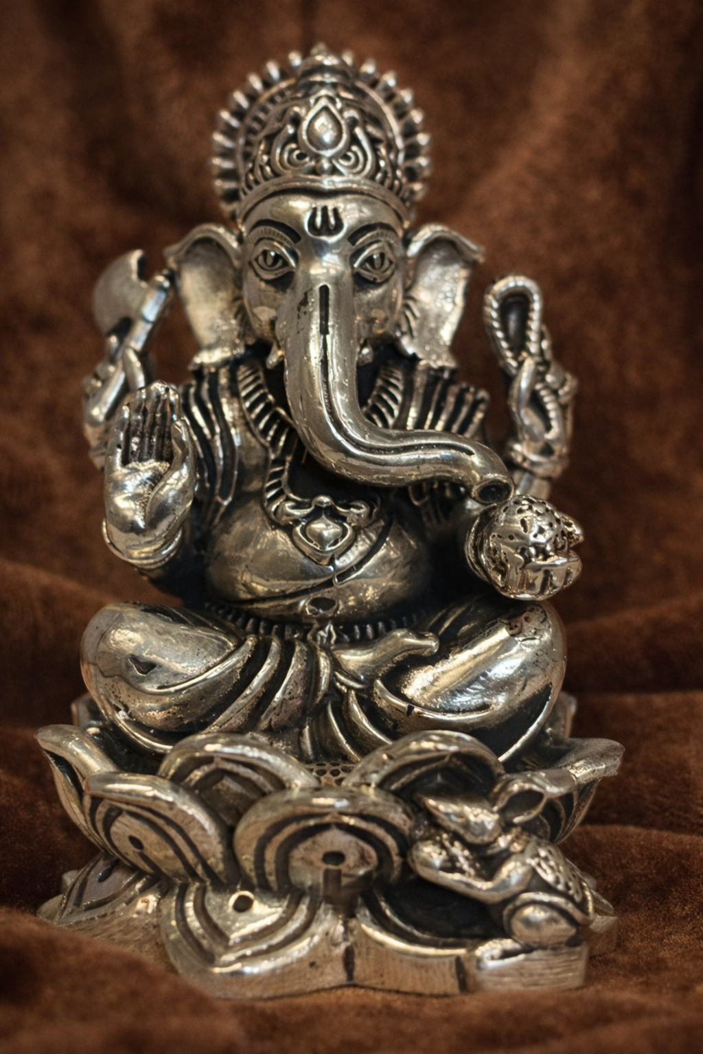 Pure Silver Ganesha Idol | 999 Silver Ganapati Idol | Silver Ganesha Murti