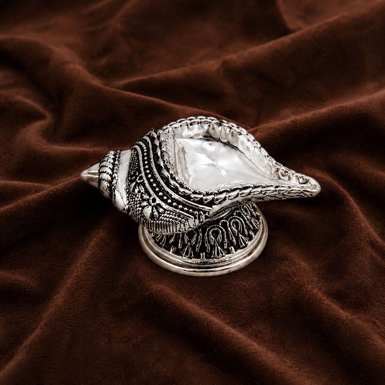 Pure Silver Shankh Diya | Sacred Conch Shaped Oil Lamp for Puja & Home Temple
