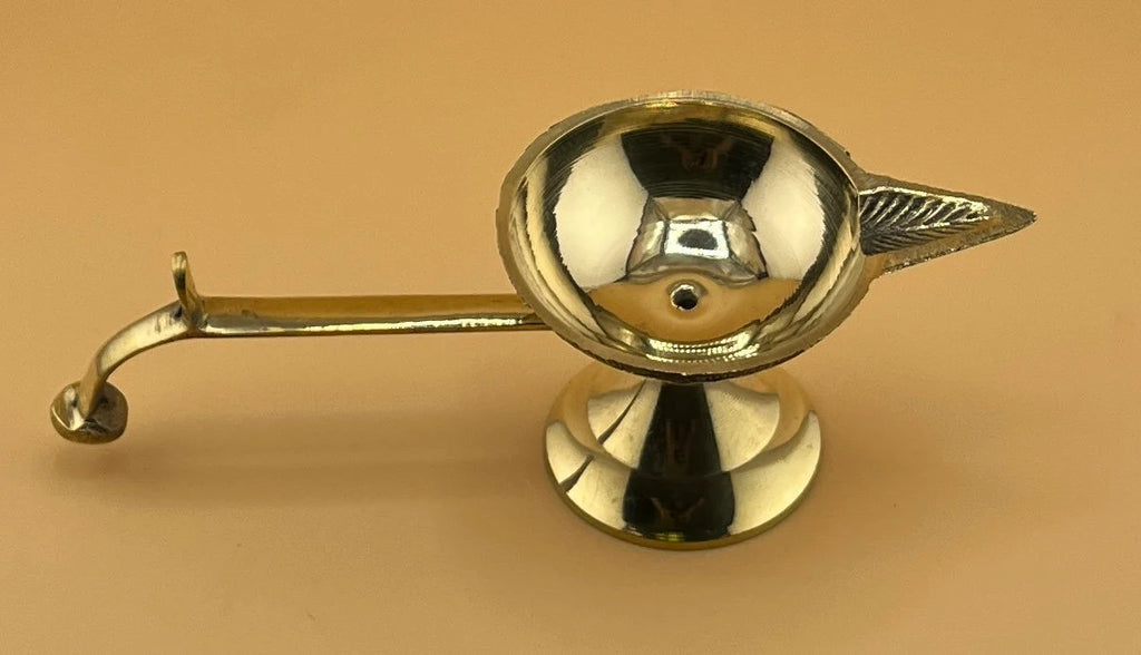 Brass Arti Diya with Handle | Brass Aarti Oil Lamp