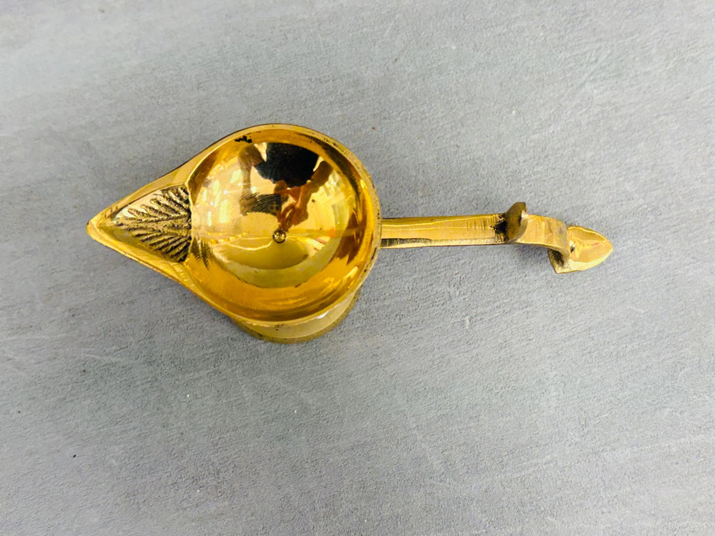 Brass Arti Diya with Handle | Brass Aarti Oil Lamp