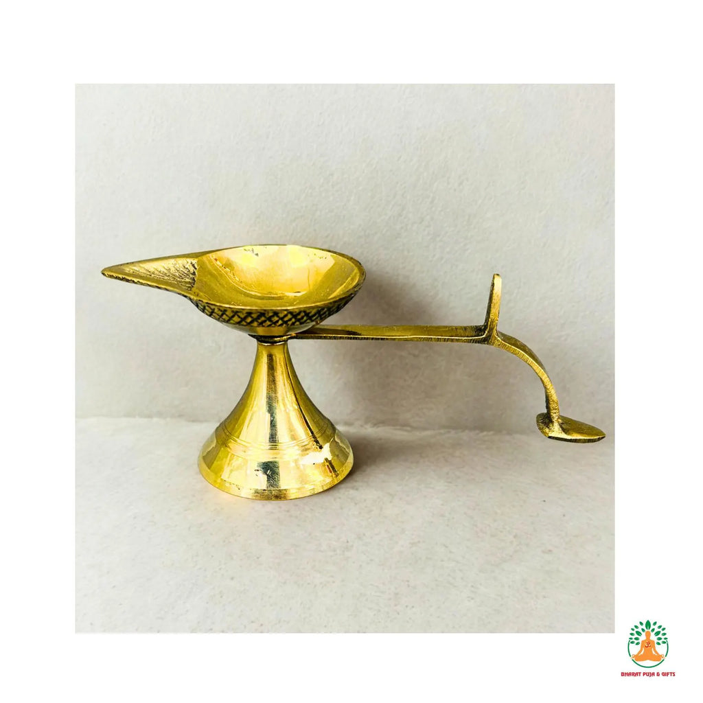Brass Arti Diya with Handle | Brass Aarti Oil Lamp